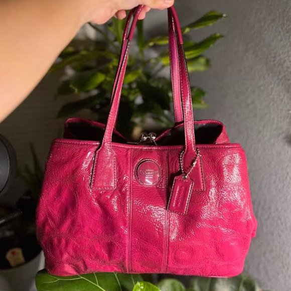 Coach Handbags - ⬇️PD⬇️COACH PINK LEATHER Middle Kiss Handbag No 15658